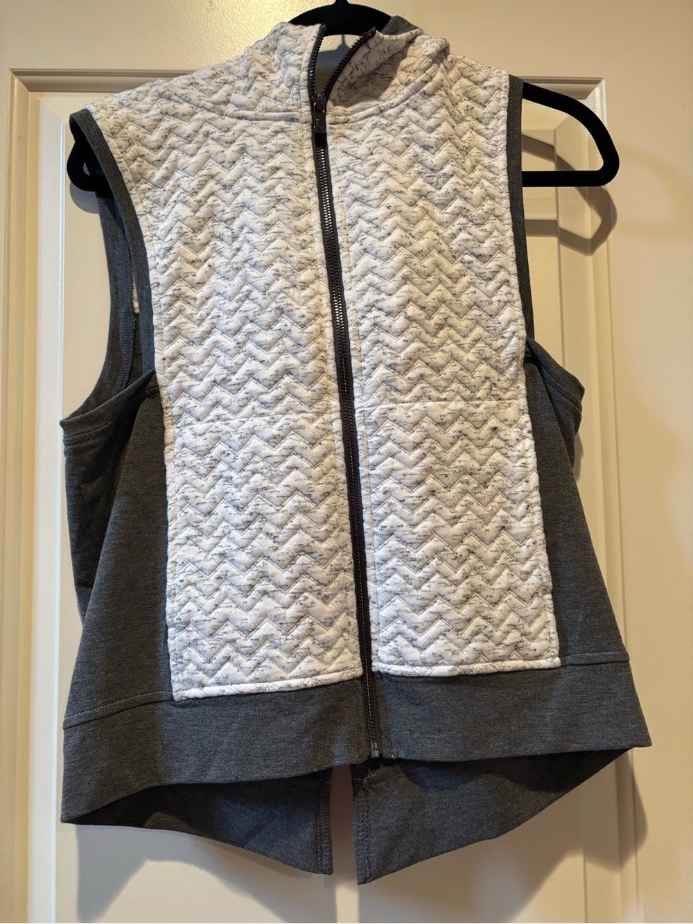 Lole White Quilted Front Zip Vest with Gray Knit Sides